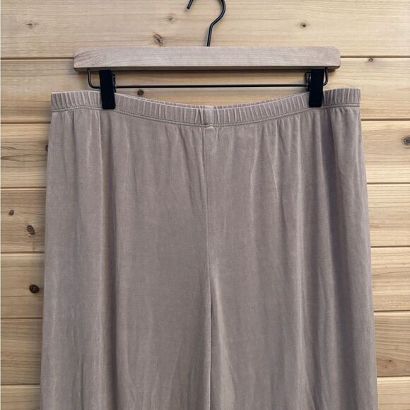 Chicos Travelers Size 3/XL Short Anti Wrinkle Slinky High Rise Pull On Pants - Picture 2 of 8